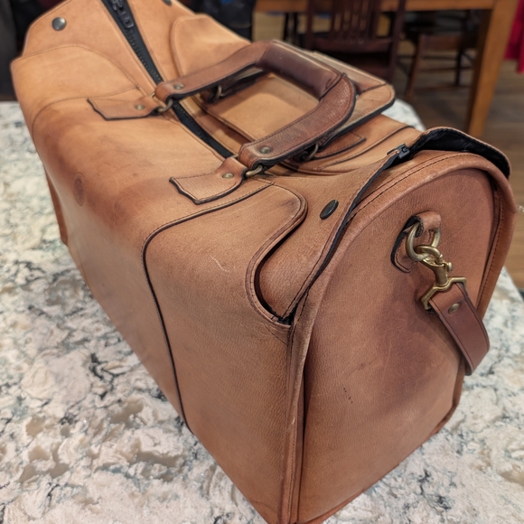 Classic Brown Leather Men's Briefcase - Picture 2 of 7